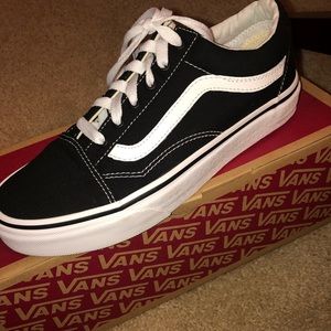 VANS OLD SKOOL NWT!